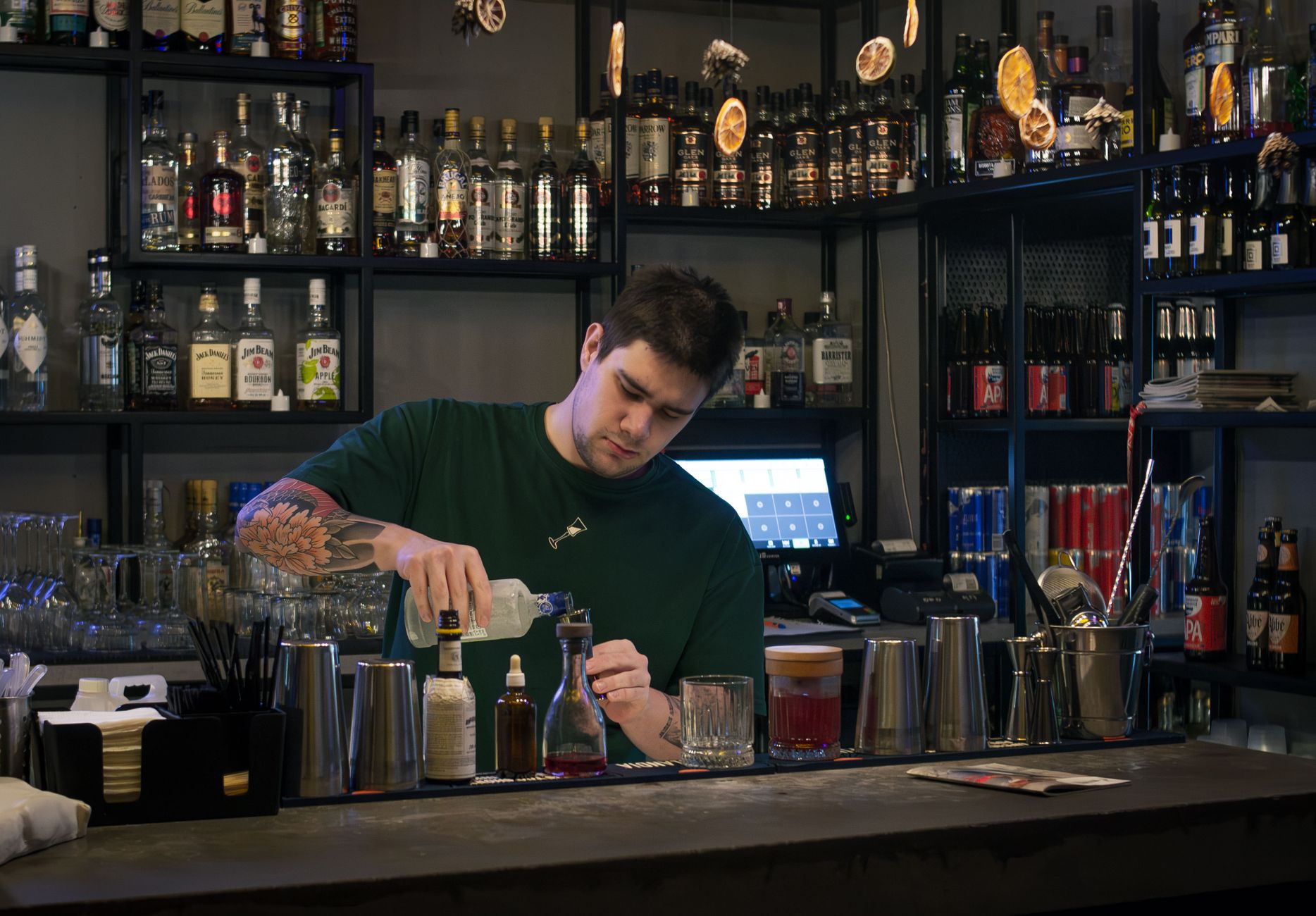 Know the Real Bartender Salary: 2025 Pay by City